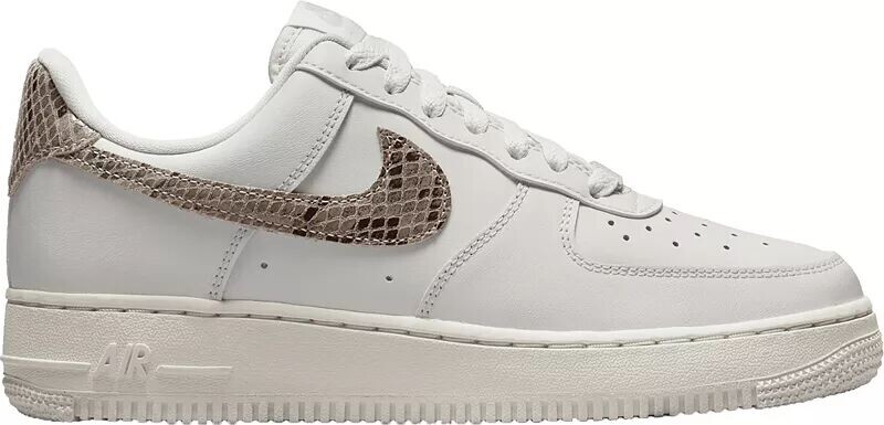 

Женские кроссовки Nike Air Force 1 '07, мультиколор