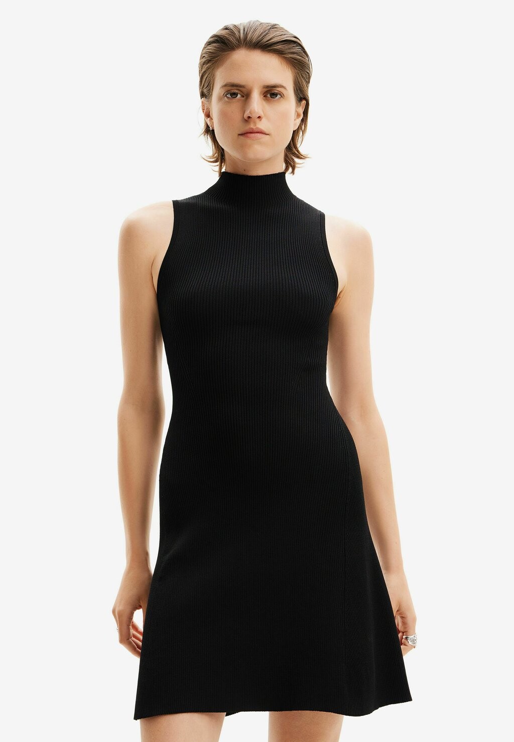 

Трикотажное платье Desigual, цвет black