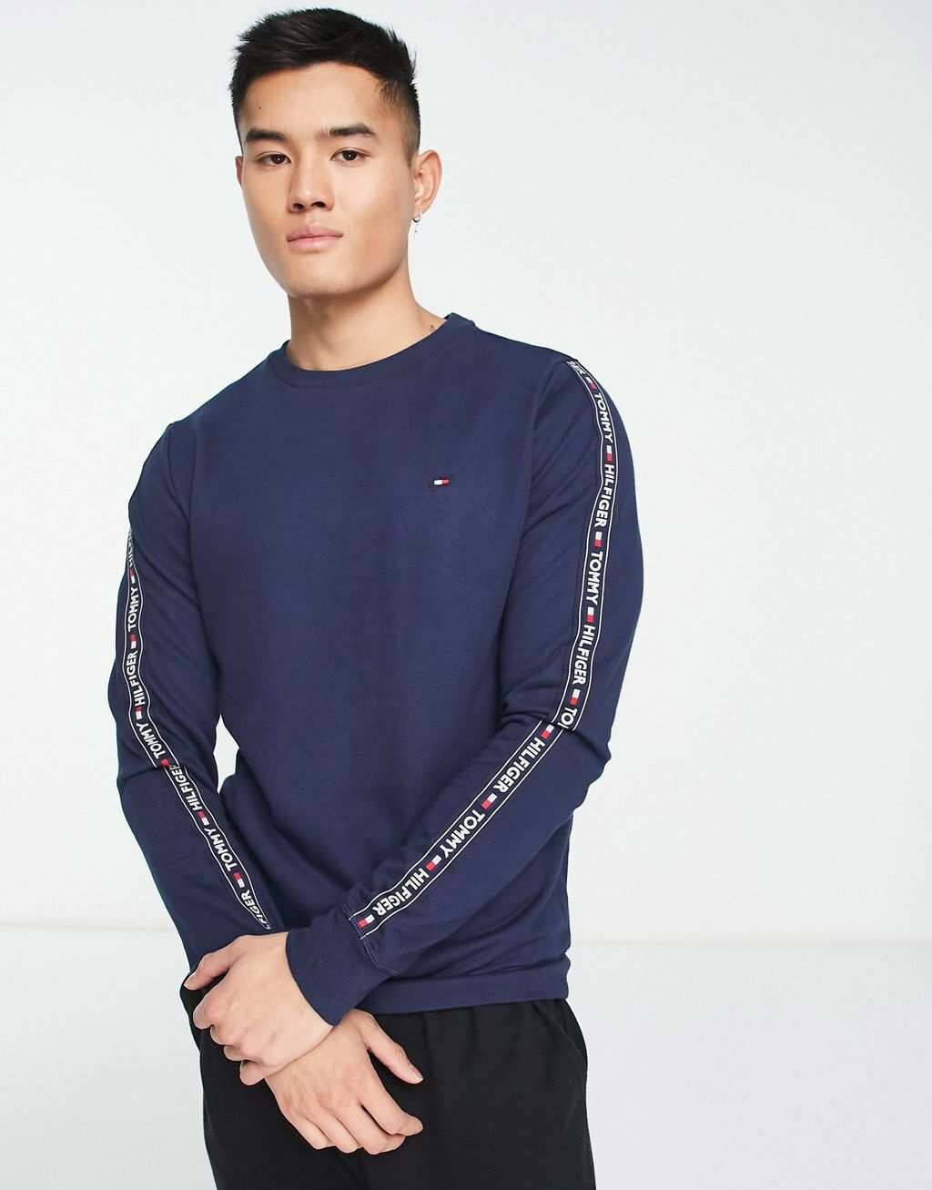 

Темно-синяя толстовка Tommy Hilfiger с логотипом по бокам, Синий