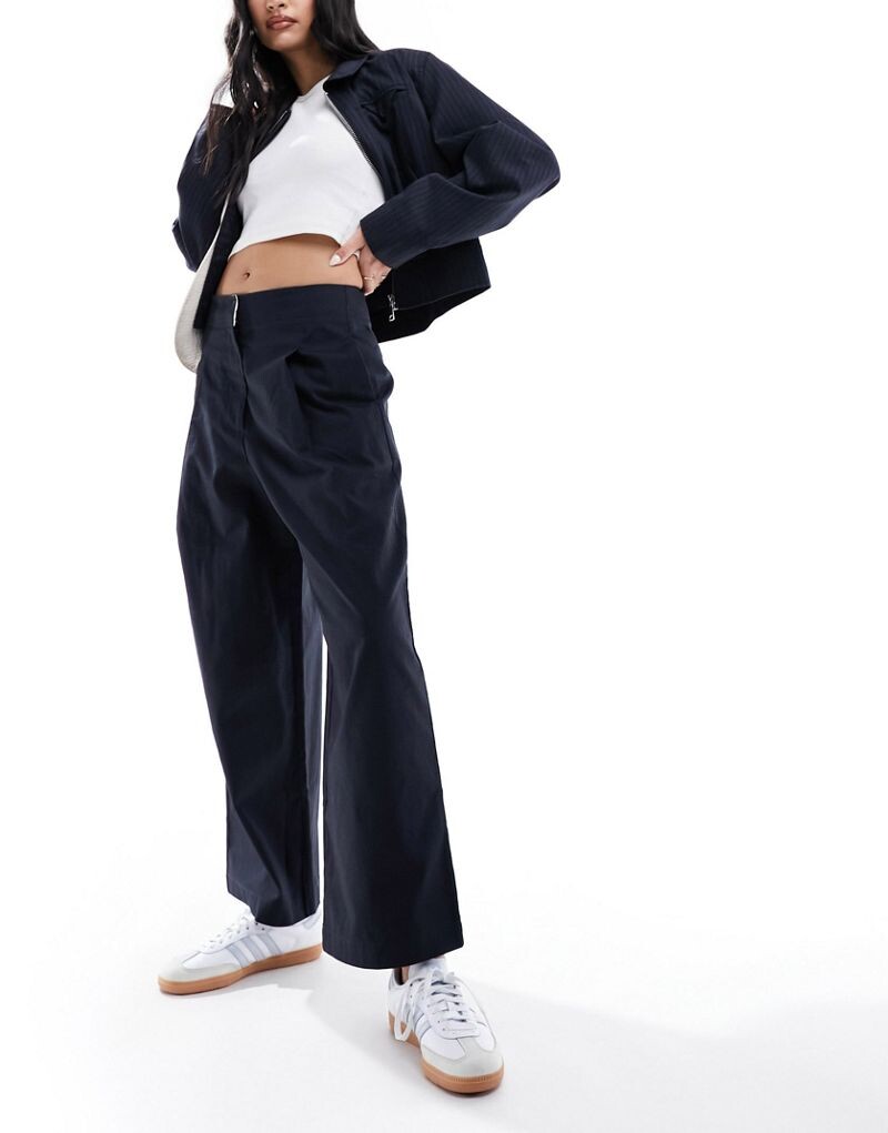 

Черные брюки-бочонки ASOS DESIGN