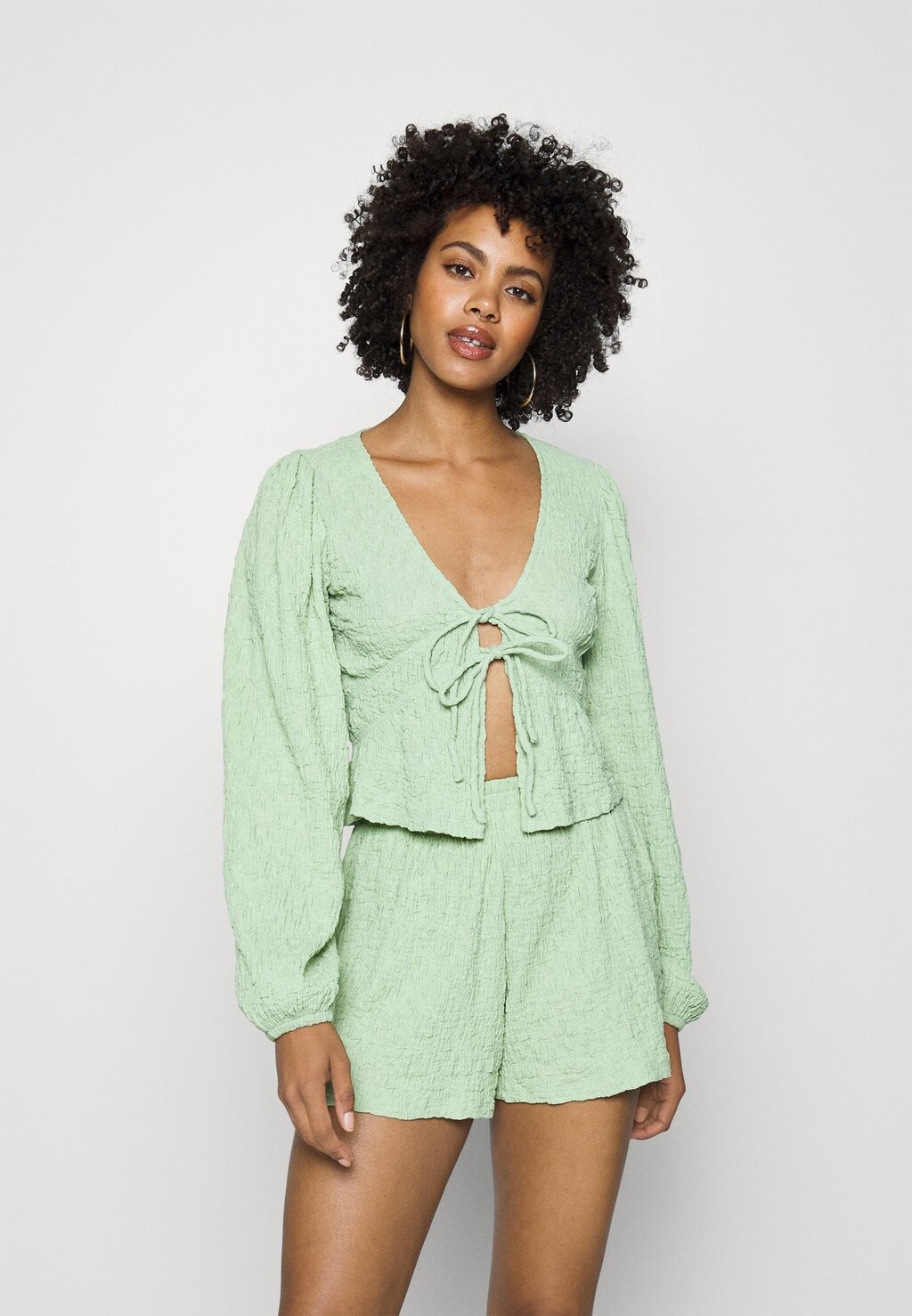 

Блузка Gina Tricot
