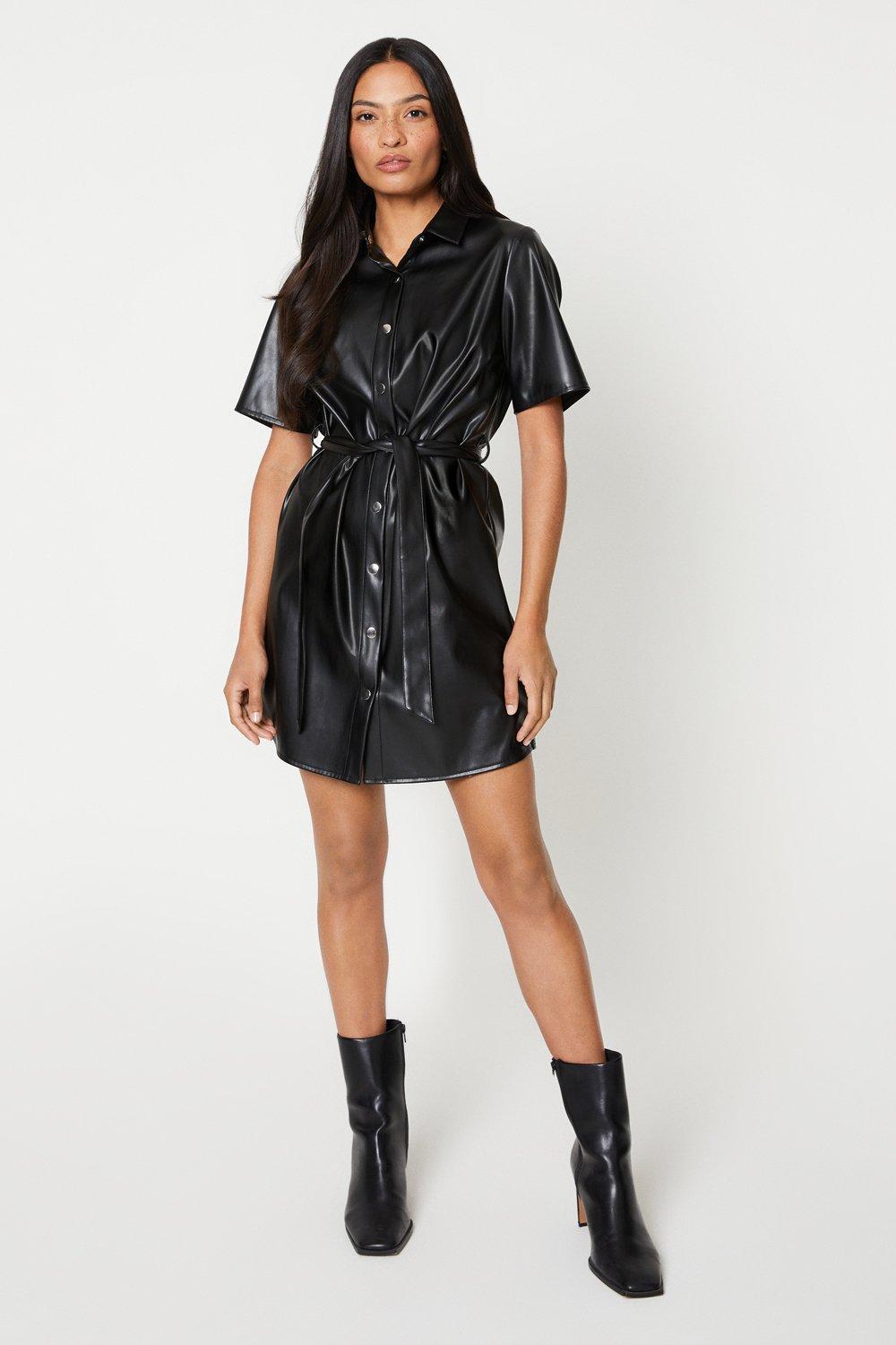 цена Платье-рубашка с коротким рукавом из искусственной кожи Dorothy Perkins, черный