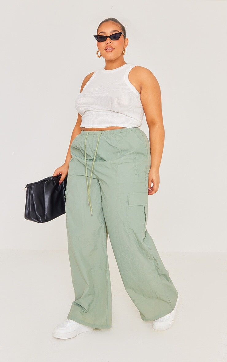 

PrettyLittleThing Легкие парашютные грузы Plus Sage Green на шнурке