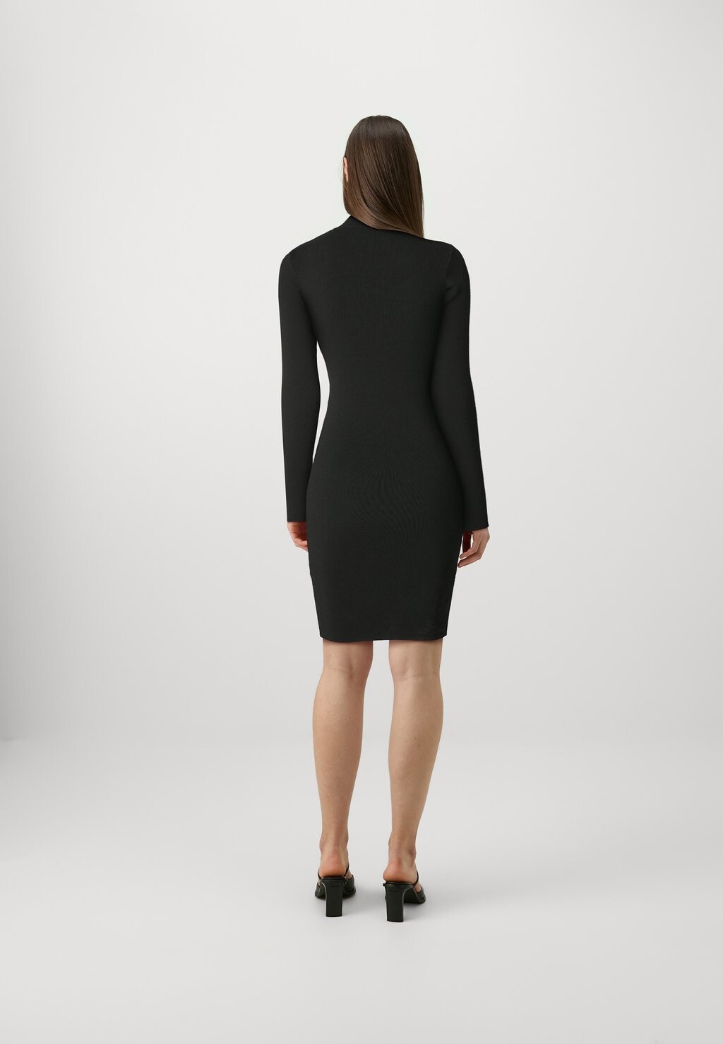 

Платье-футляр CHIARA CUT OUT DRESS MARCIANO BY GUESS, черный