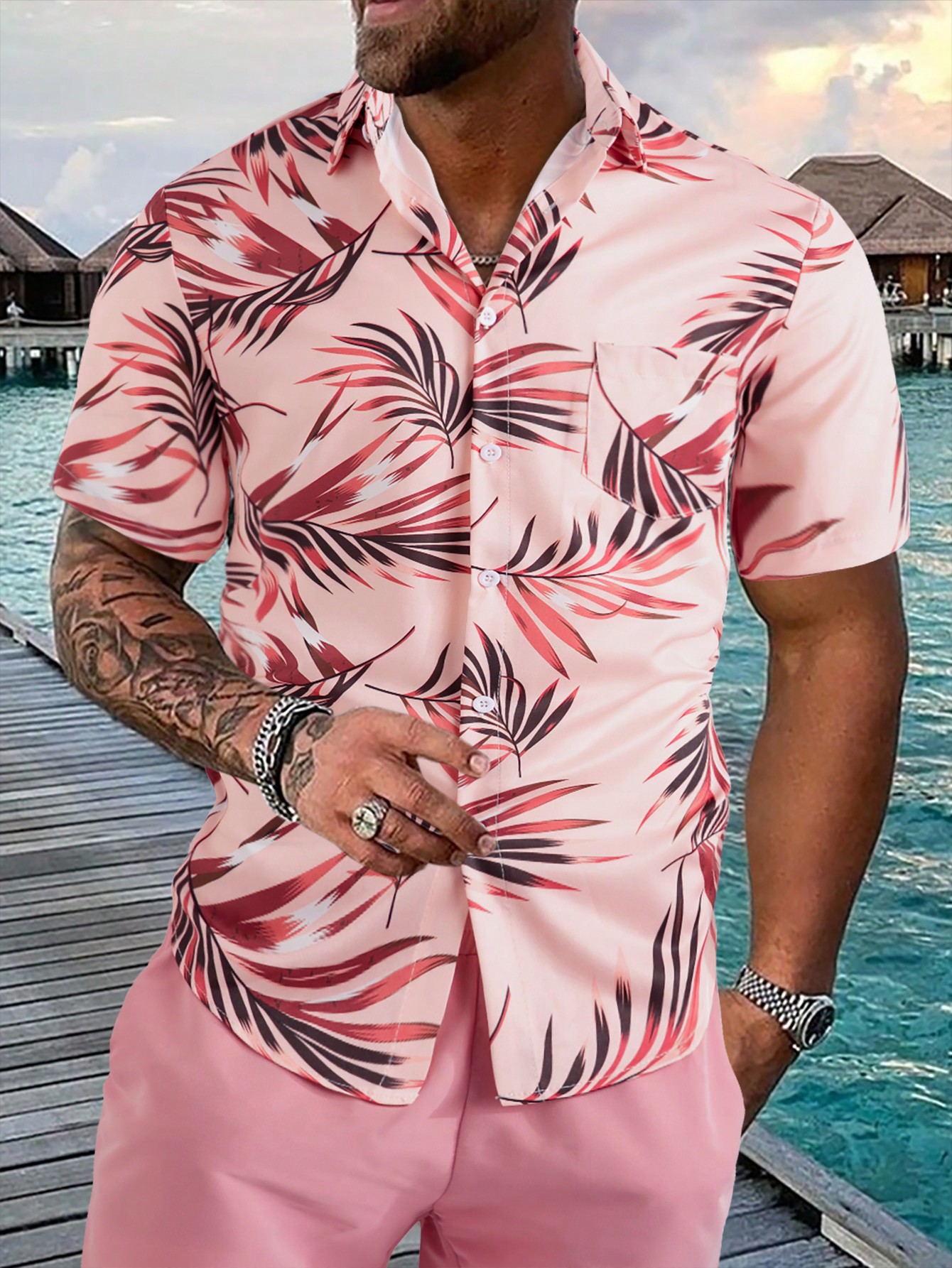 Мужская рубашка с короткими рукавами и принтом листьев на пуговицах Manfinity RSRT, коралловый розовый