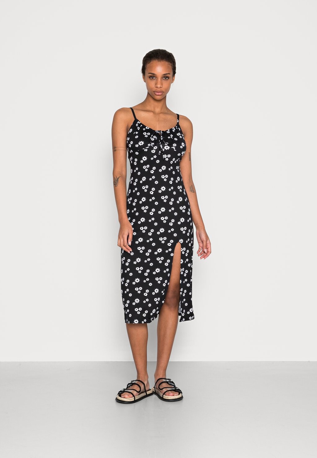 

Дневное платье Hollister Co.
