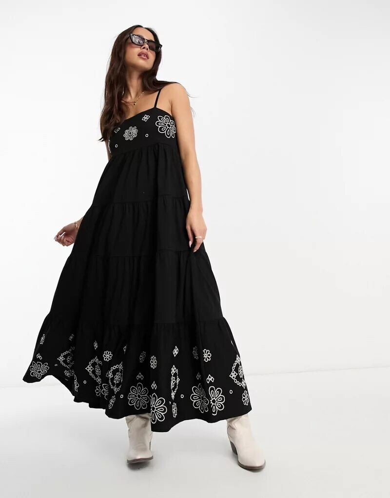 

Черное платье макси на бретелях с принтом Miss Selfridge