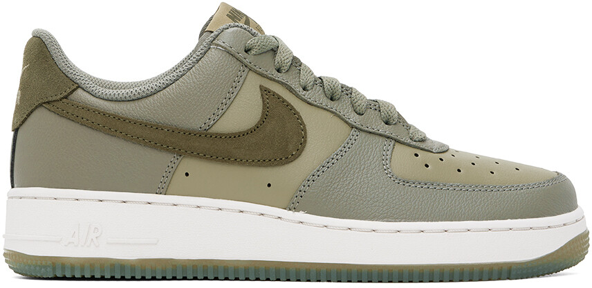

Зеленые кроссовки Air Force 1 '07 LV8 Nike, цвет Dark stucco/Medium olive