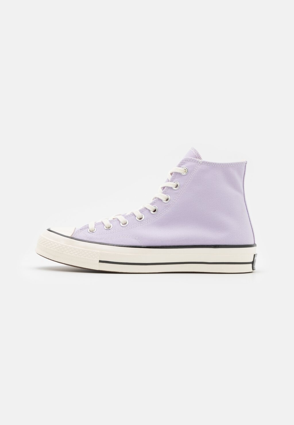 

Высокие кроссовки Converse
