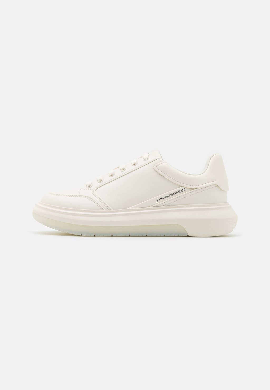 

Низкие кроссовки Most Emporio Armani, цвет off white