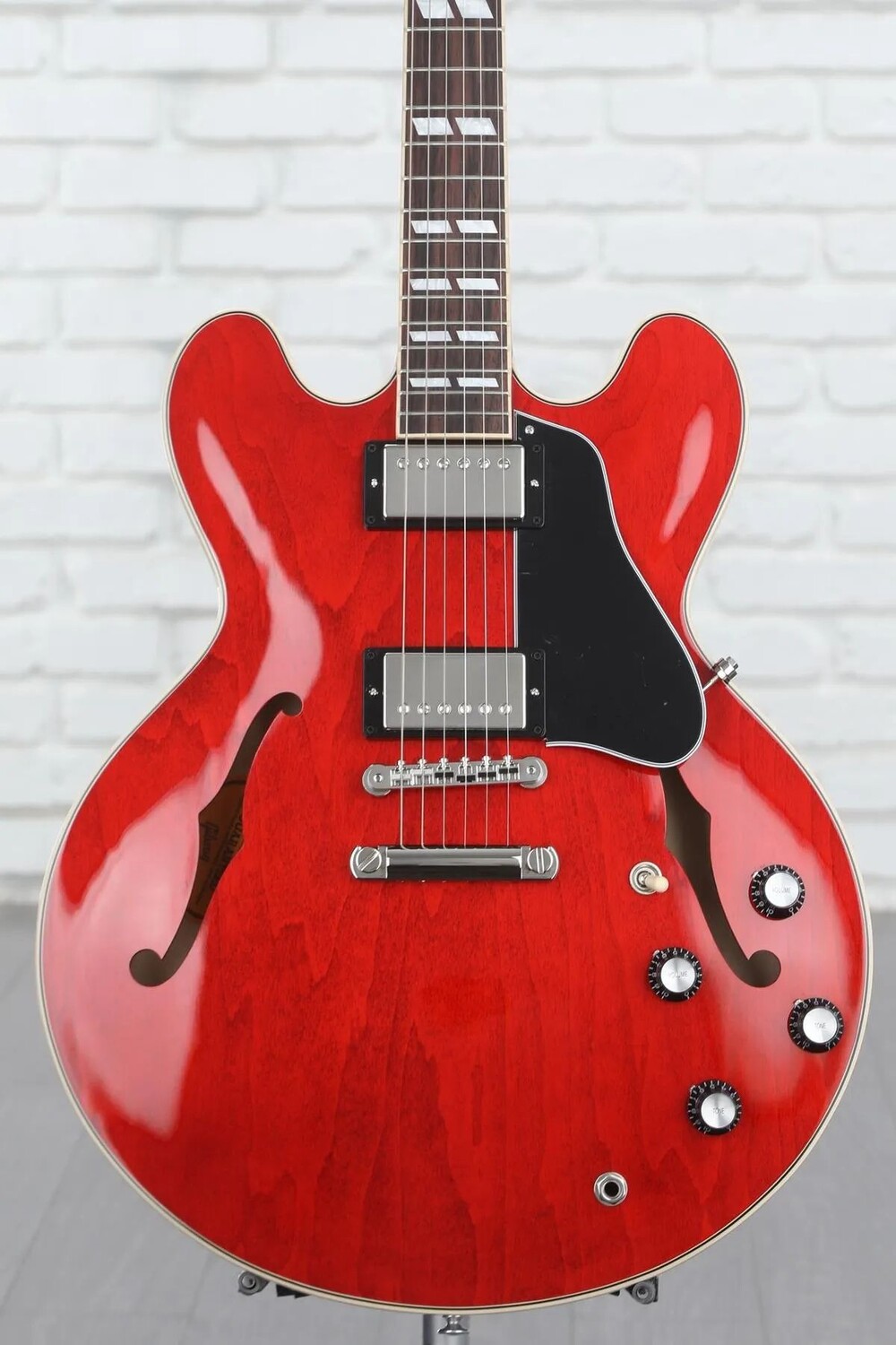 

Полуполая электрогитара Gibson ES-345 — вишня шестидесятых годов