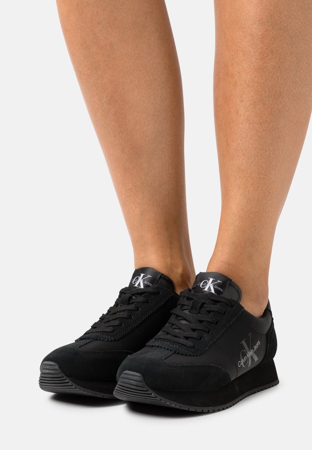 

Низкие кроссовки RETRO RUNNER Calvin Klein Jeans, тройной черный
