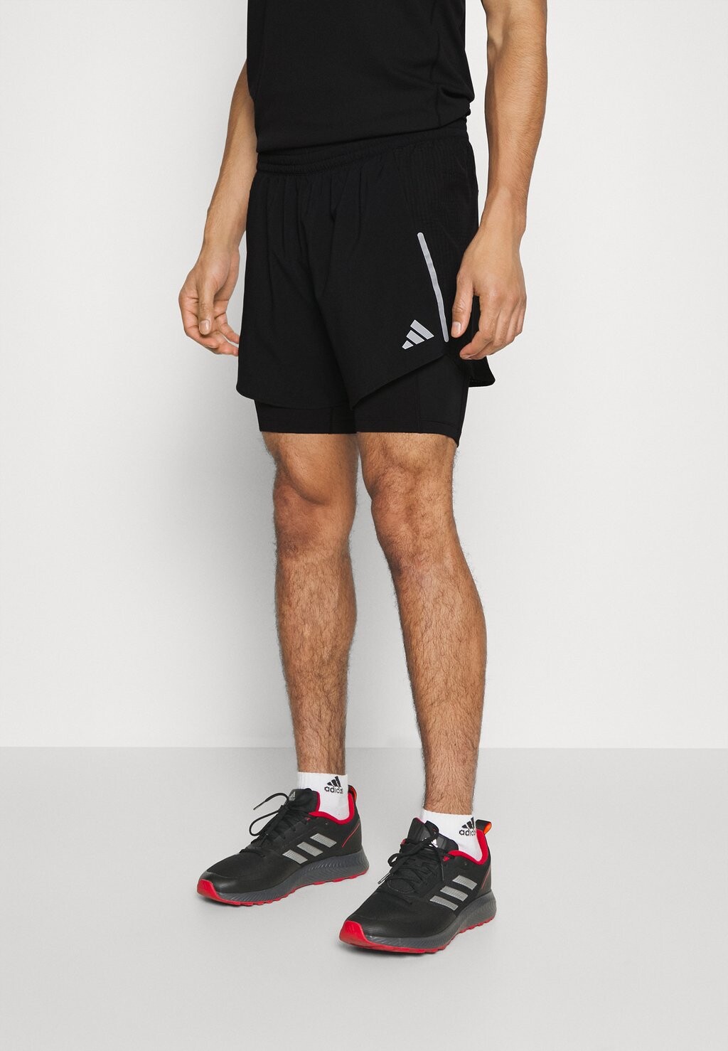 

Спортивные шорты Adidas