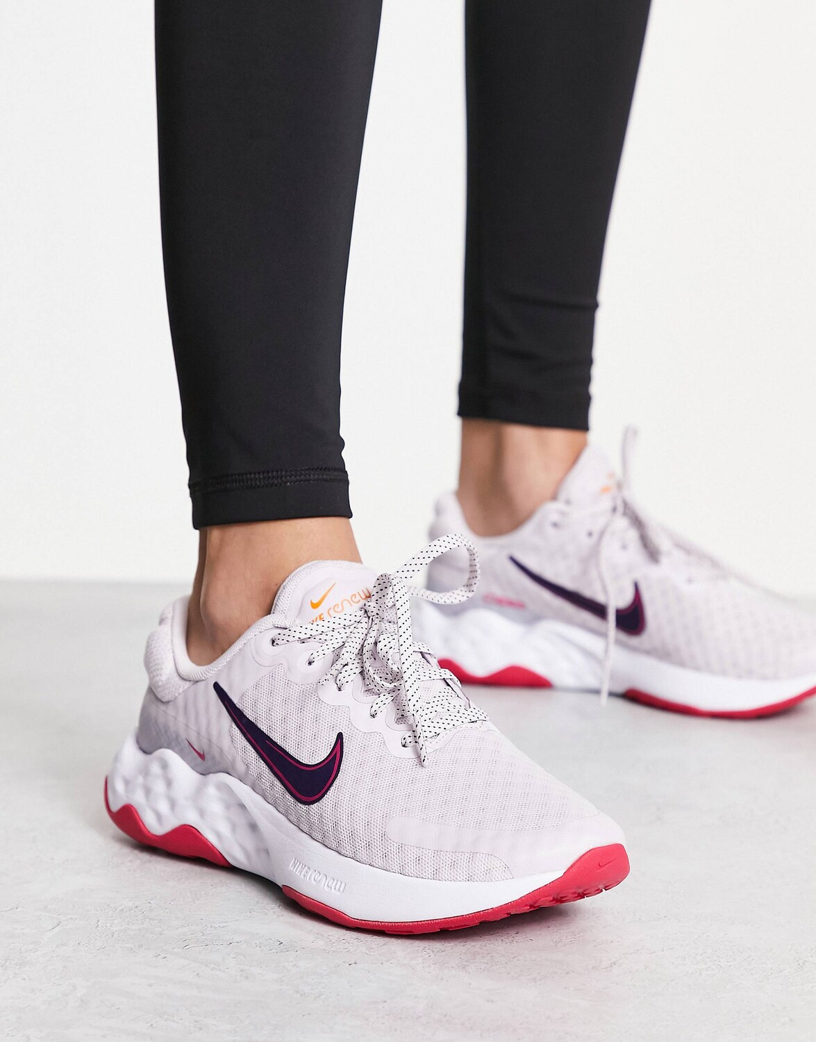 

Каменные кроссовки Nike Running Renew Ride 3