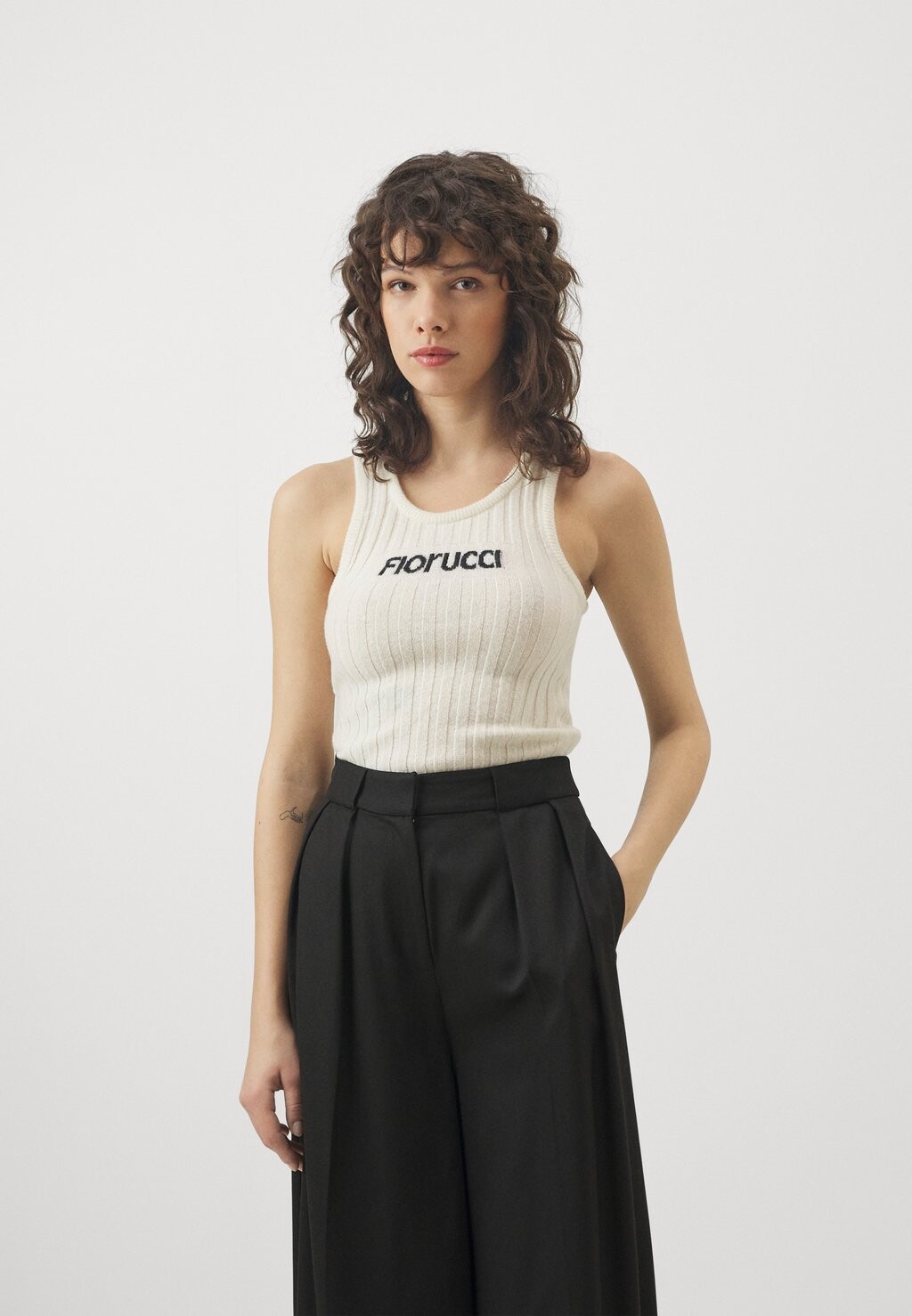 

Топ LOGO CORNER Fiorucci, кремовый
