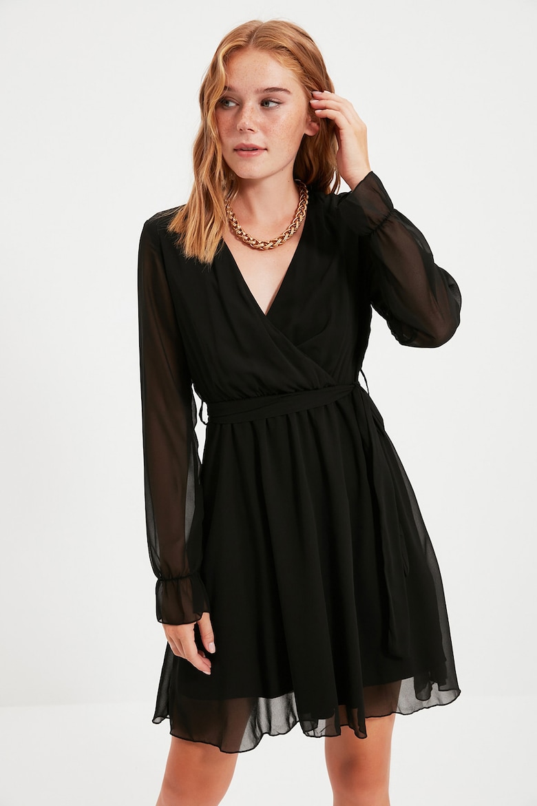Платье с оправой и поясом Trendyol, черный