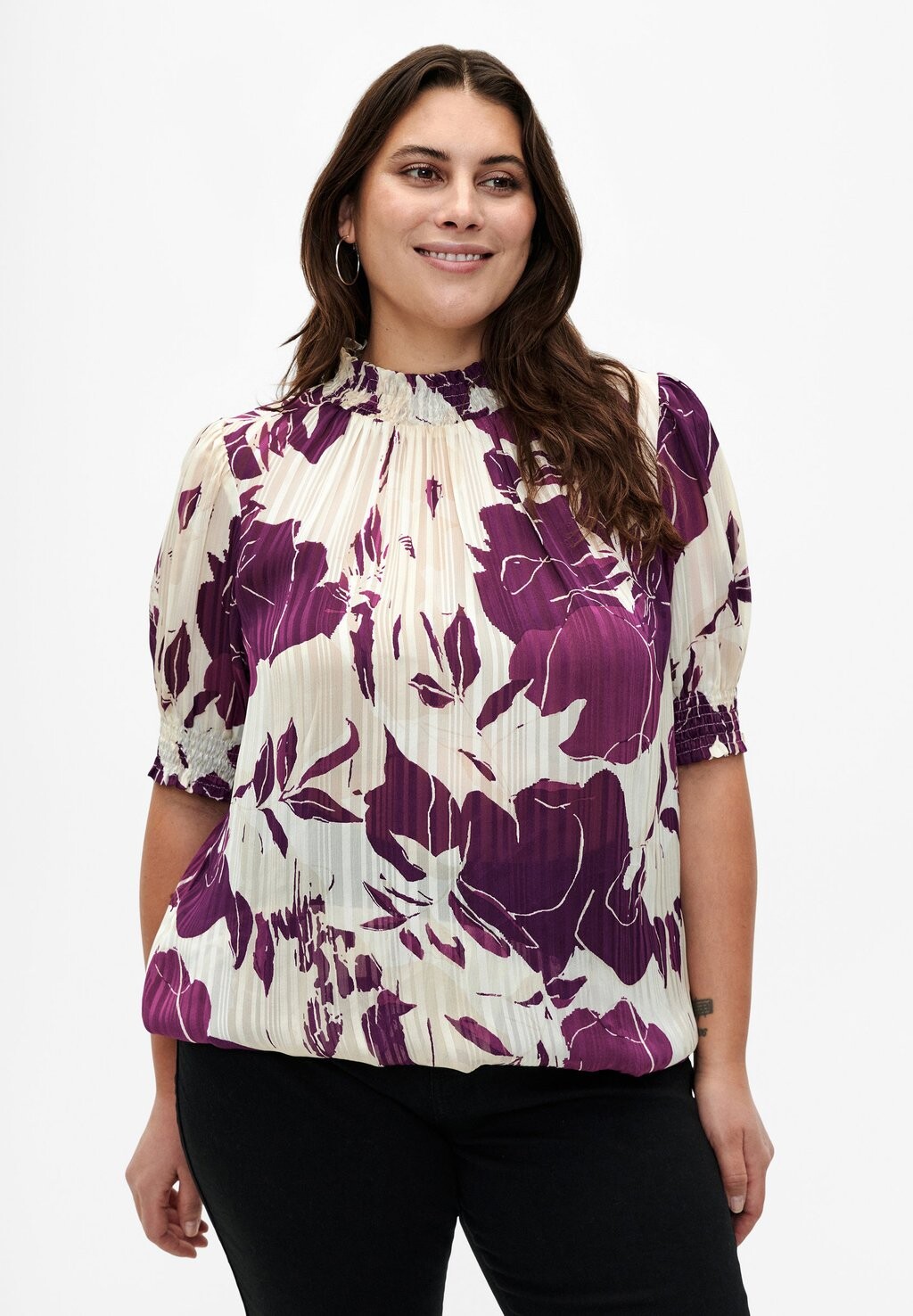 

Блузка KURZÄRMELIGE GESMOK MIT PRINT Zizzi, цвет d purple graphic aop