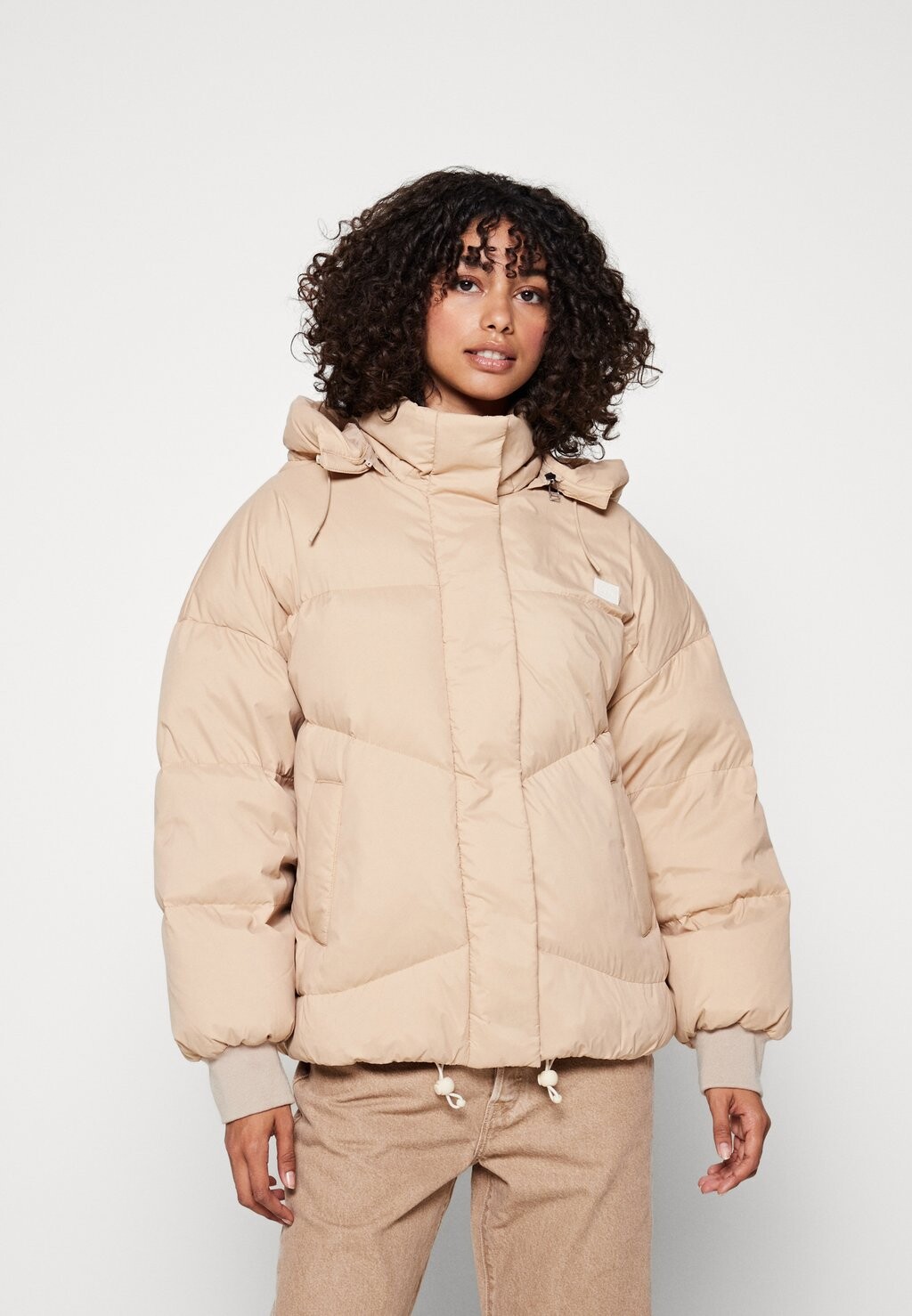 

Пуховик Levi's, Серый