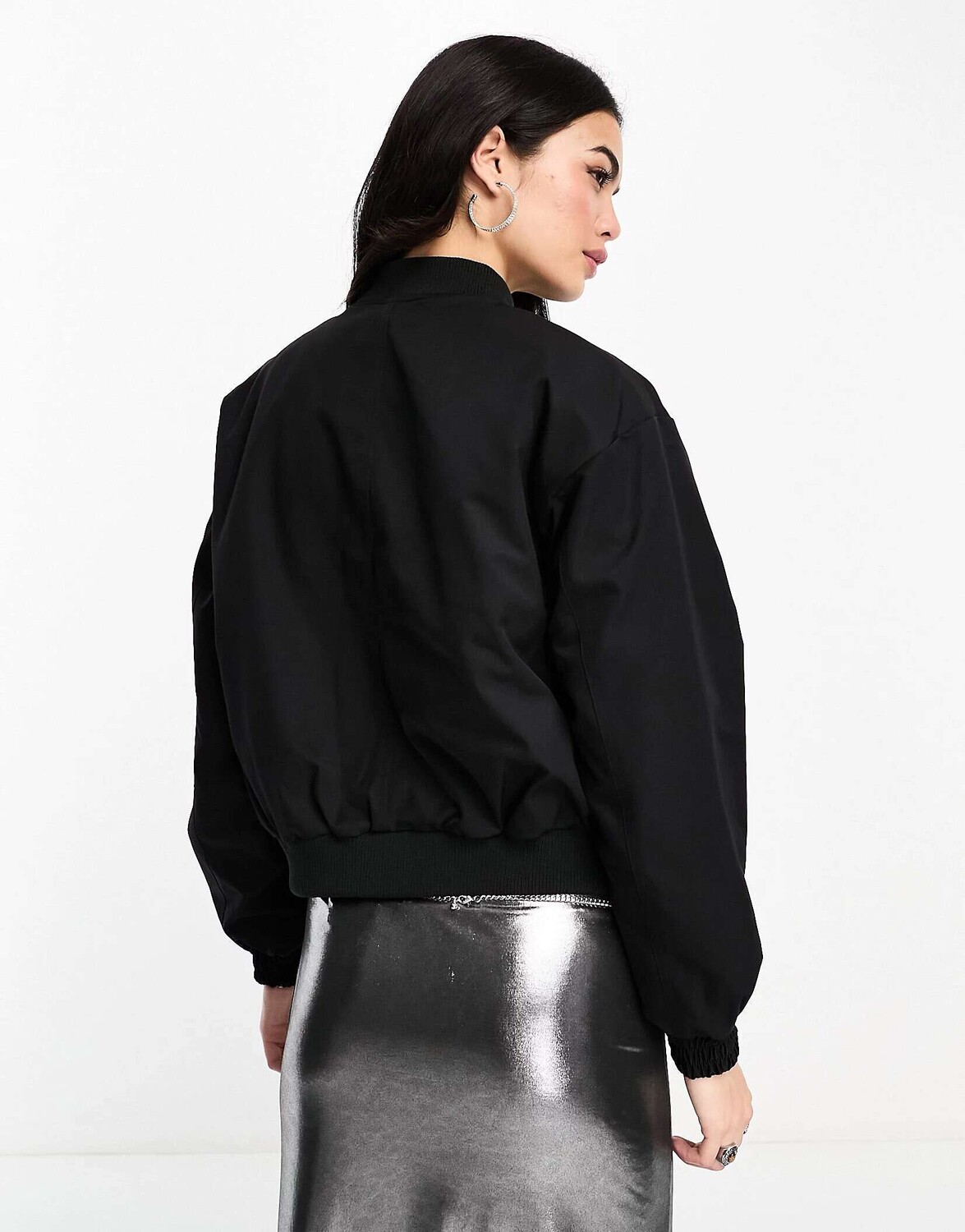 

Черный бомбер Vero Moda