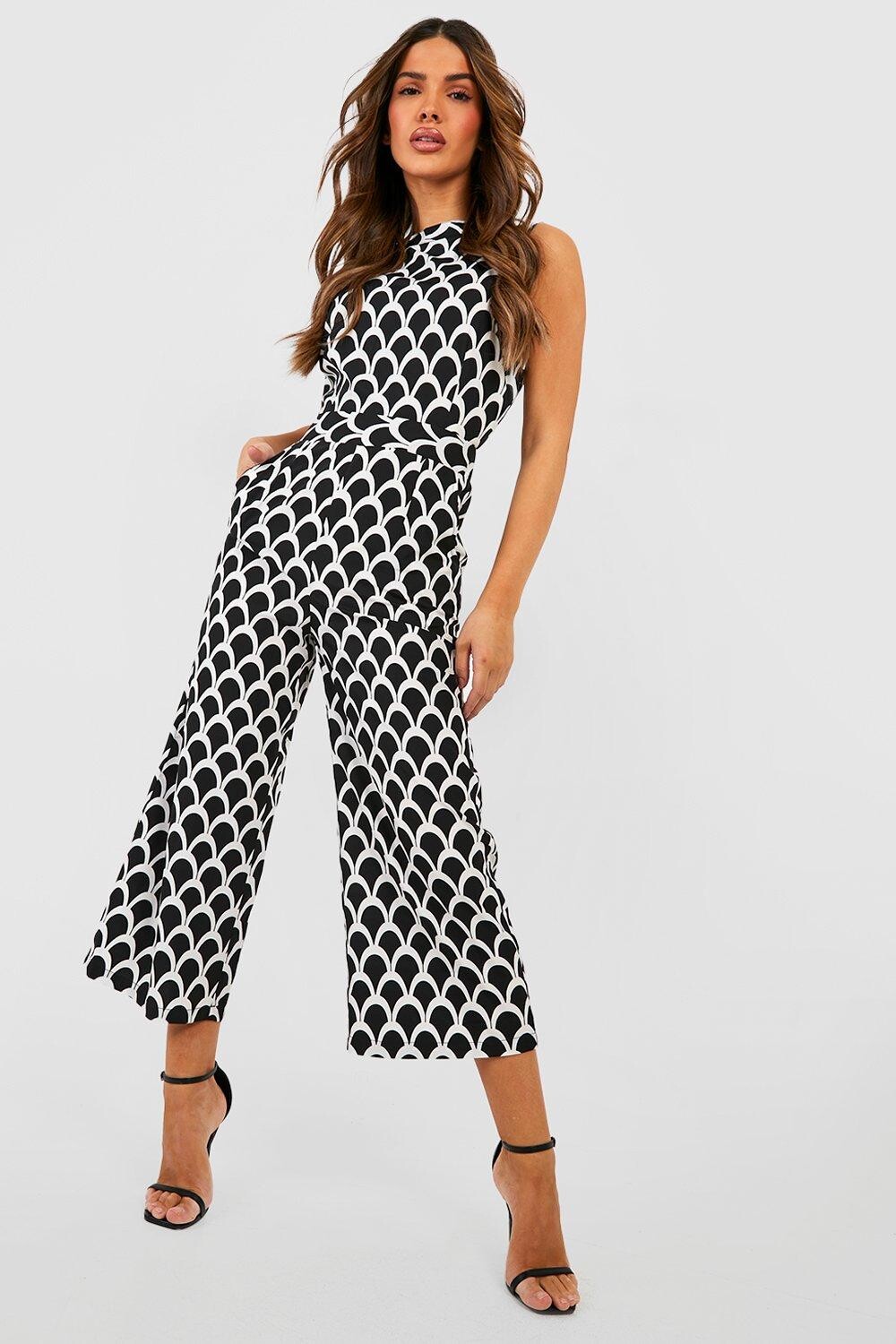 

Комбинезон с высоким воротником и геопринтом boohoo, черный