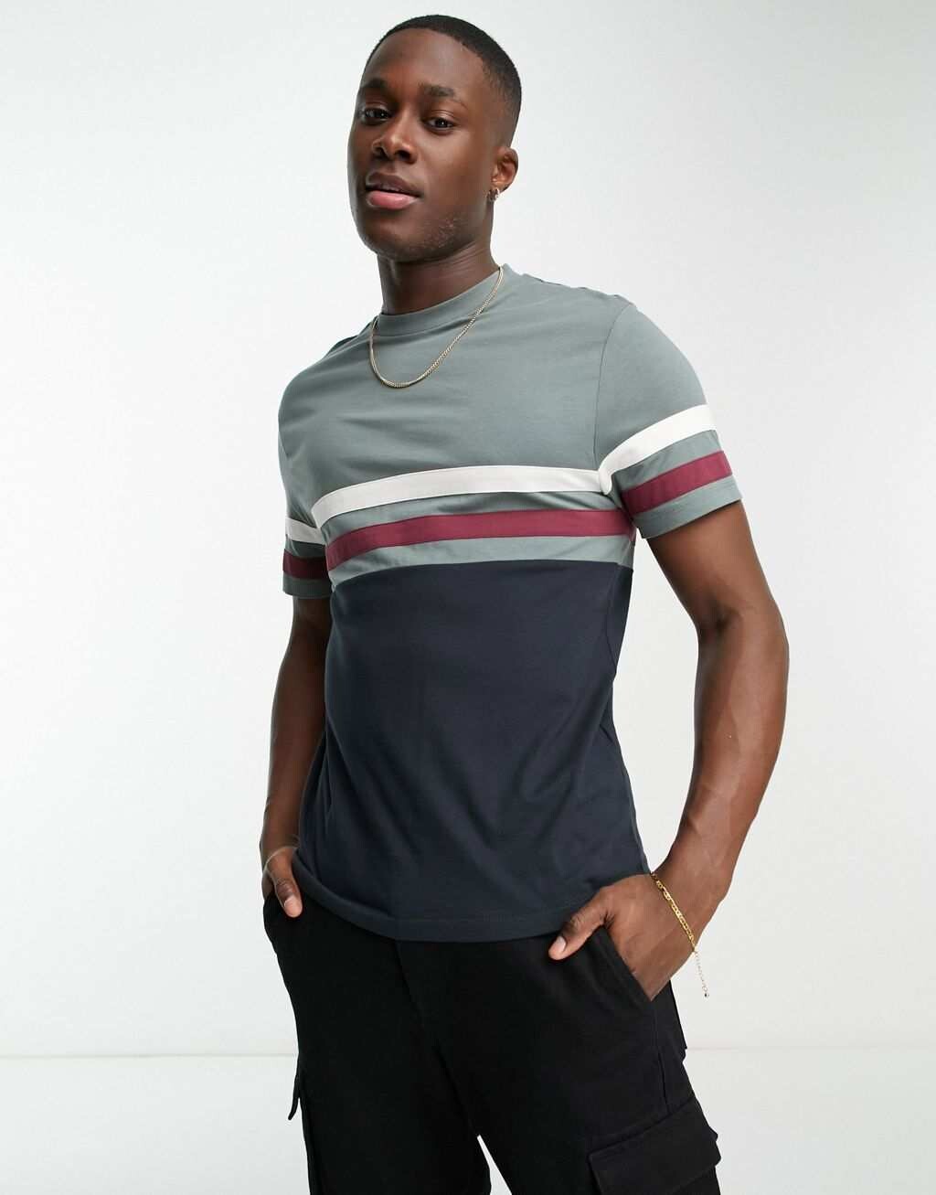 

Футболка в зелено-черном цвете ASOS DESIGN, Черный