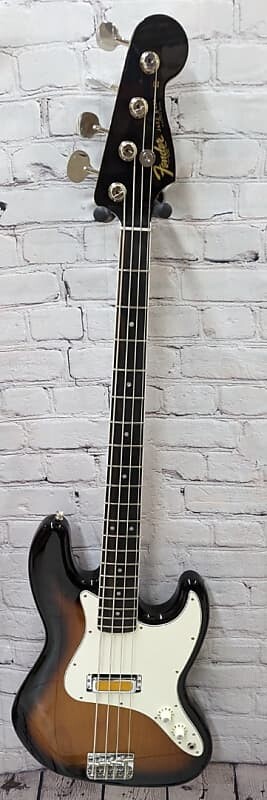 

Басс гитара Fender Gold Foil Sunburst 4-String Jazz Bass, Ebony Fretboard w/Bag 10.7 lbs