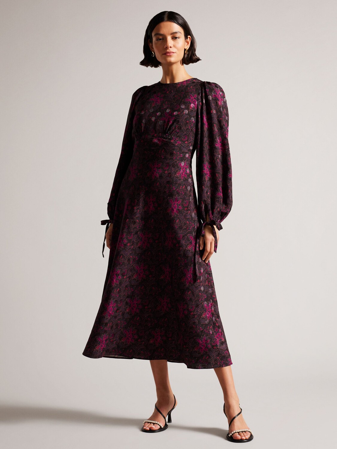 

Платье миди с цветочным принтом Ted Baker Merlisa, черный