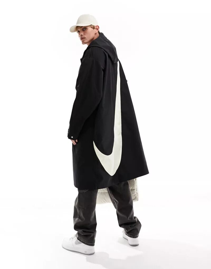 

Черная тканая парка Nike Swoosh