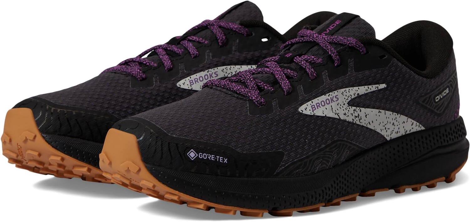 цена Кроссовки Divide 4 GTX Brooks, цвет Black/Blackened Pearl/Purple