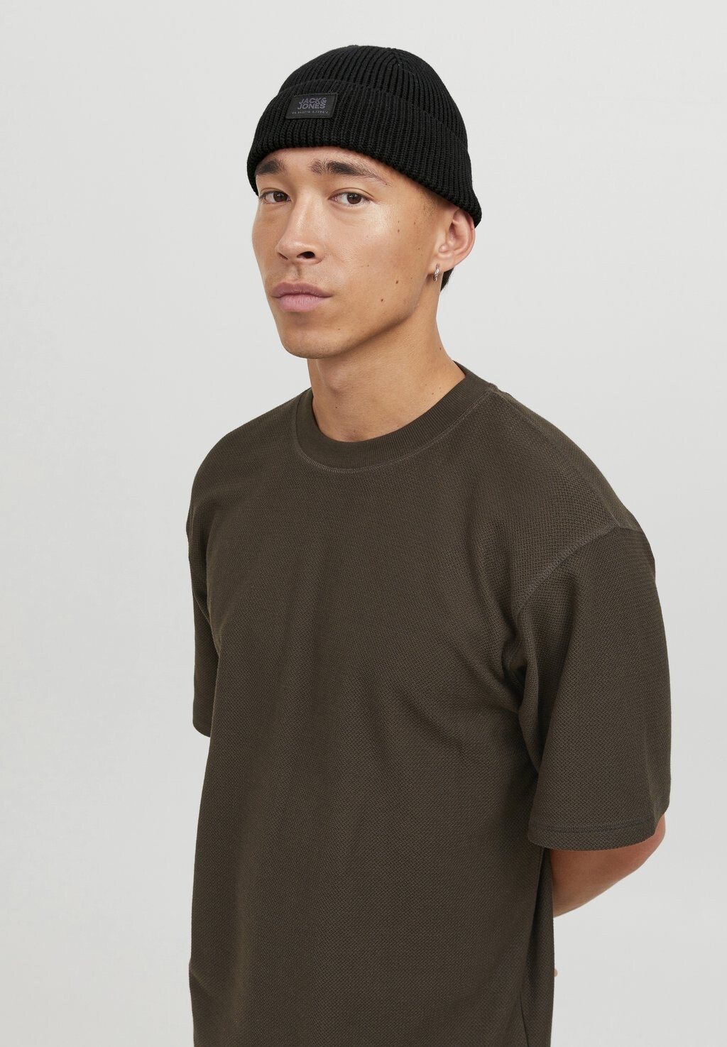 

Шапка JACCLASSIC SHORT BEANIE UNISEX Jack & Jones, черный