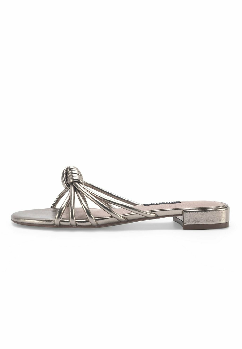 

Шлепанцы Nine West