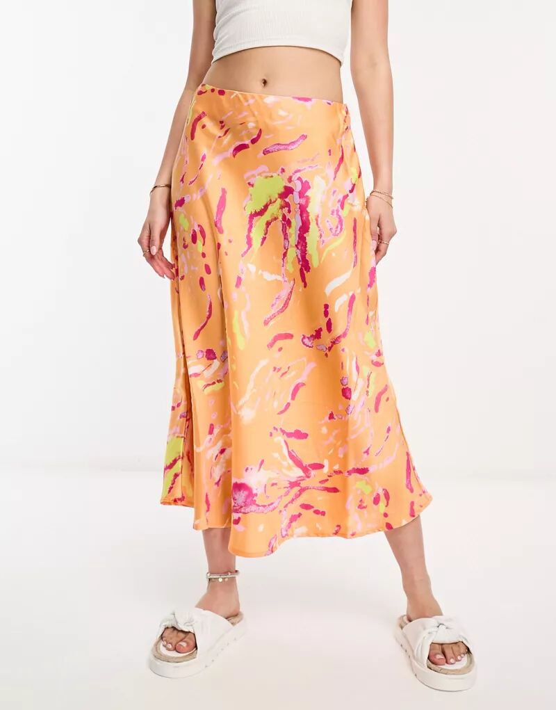 Оранжевая атласная юбка миди Vero Moda с абстрактным принтом