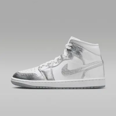 

Кроссовки Jordan Air 1 Mid SE, цвет White/Wolf Grey/Metallic Silver