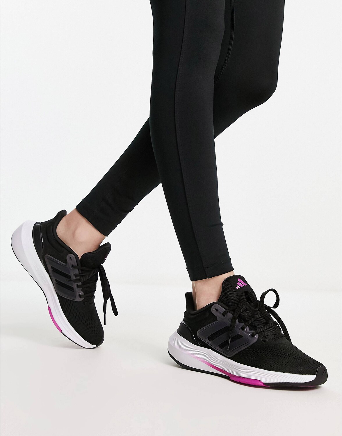 

Черно-белые кроссовки adidas Running Ultrabounce adidas performance