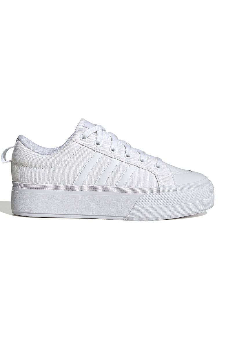 цена Кроссовки на плоской платформе Bravada 2 0 Adidas Sportswear, белый