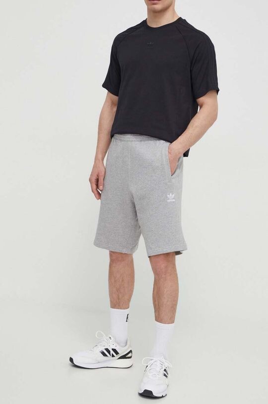 

Незаменимые хлопковые шорты adidas Originals, серый