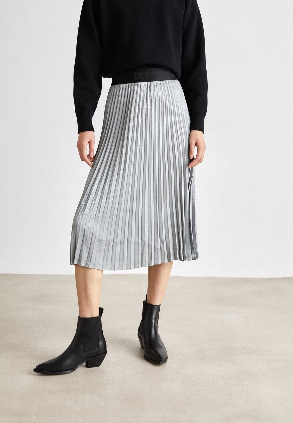 

Юбка плиссе JACQUARD PLEATED MIDI SKIRT DKNY, серебро