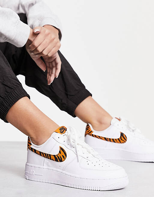 

Белые кроссовки Nike AF1 '07 с зебровым принтом, Белый