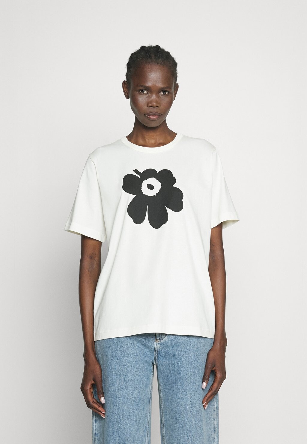 

Базовая футболка Marimekko, кремовый/черный