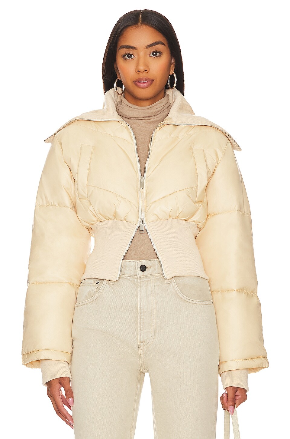 

Пуховик L'Academie Rylee Cropped Puffer, цвет Taupe