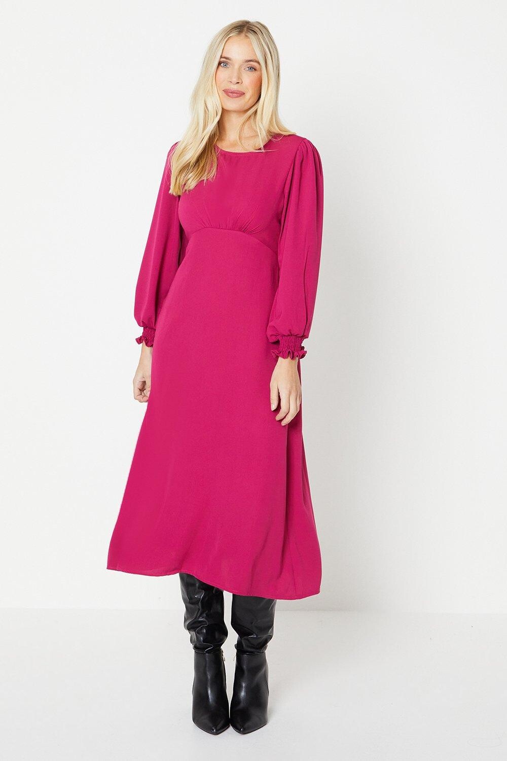 

Платье миди Petite с присборенными манжетами и длинными рукавами Dorothy Perkins, розовый