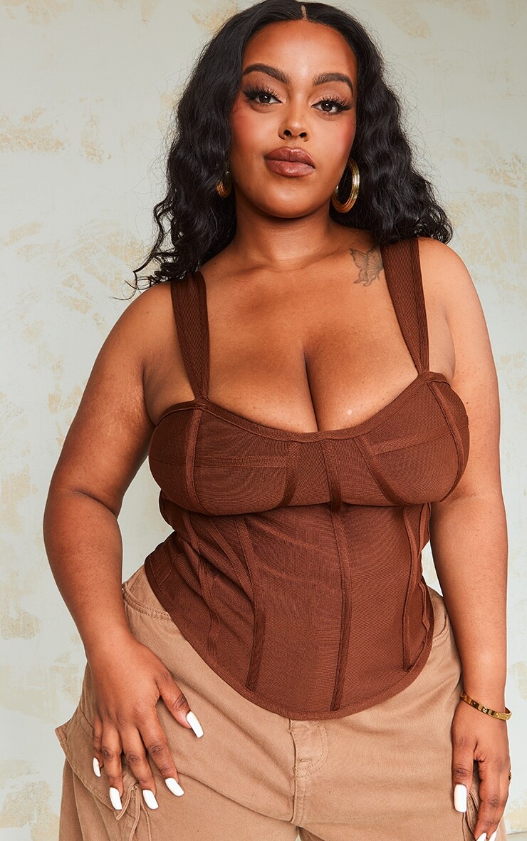 

PrettyLittleThing Плюс шоколадный бандажный корсет