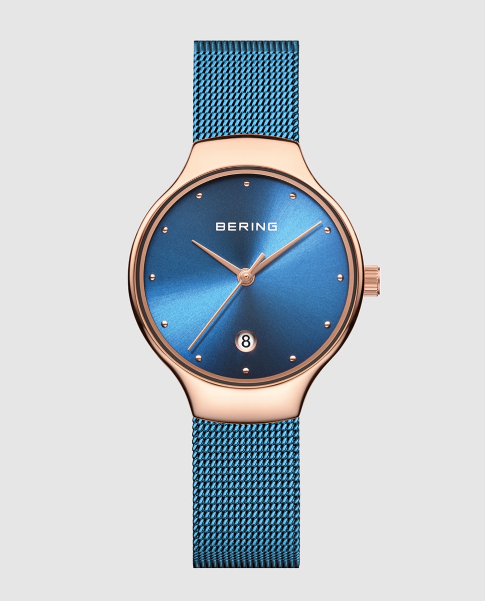 цена Bering 13326-368 Женские часы с синей стальной сеткой Bering, синий