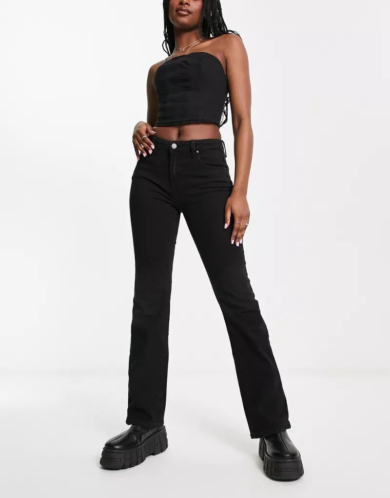 

Черные джинсы GUESS Originals Betty Boop