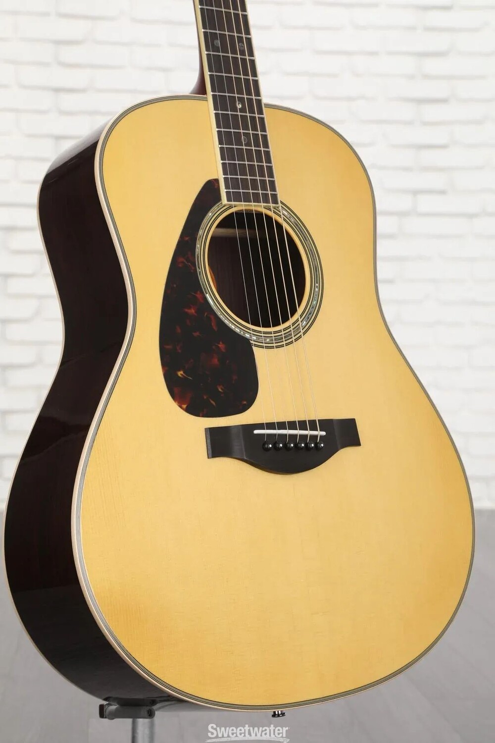 

Yamaha LL16 ARE Original Jumbo, леворукий, натуральный