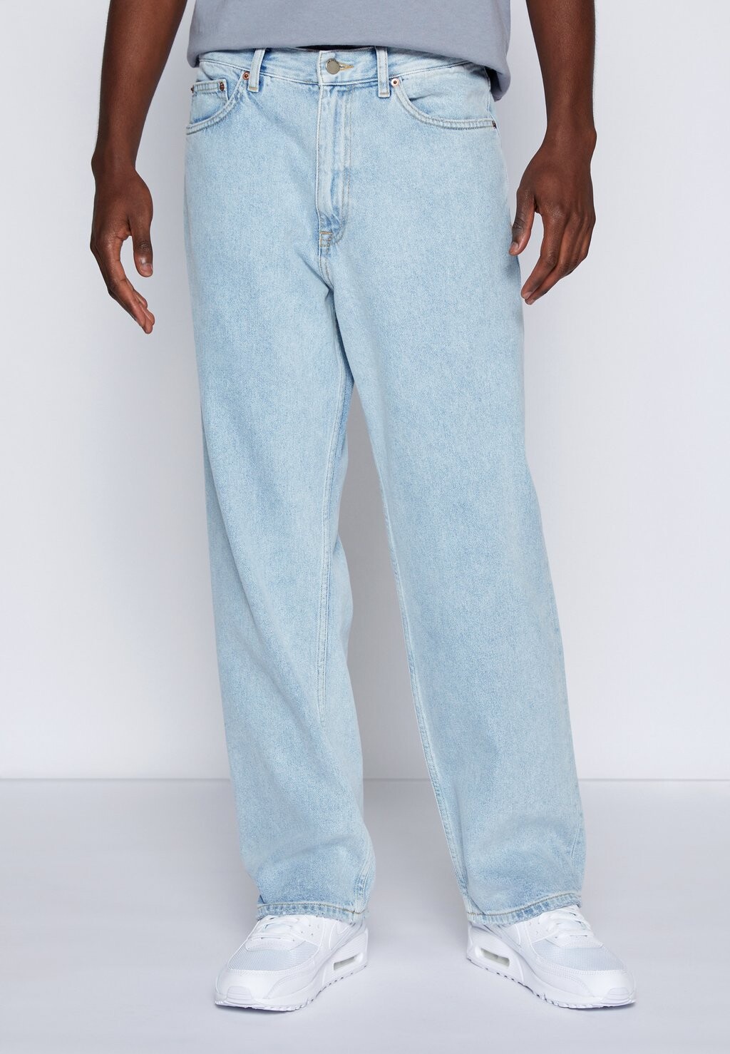 

Джинсы свободного кроя Dr.Denim