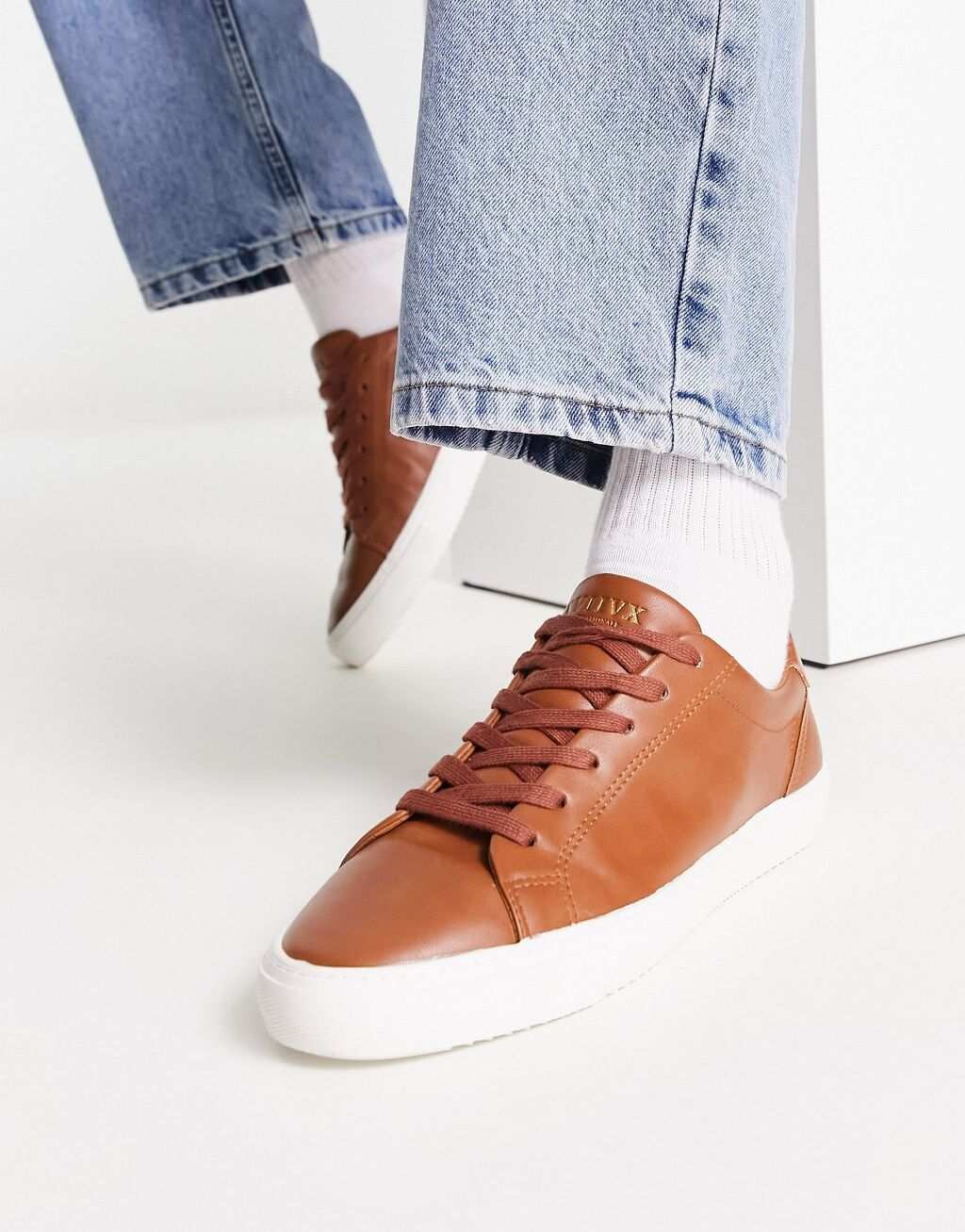 

Светло-коричневые кроссовки из искусственной кожи на шнуровке ASOS DESIGN