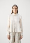 Блуза на пуговицах Hofmann Copenhagen, белый