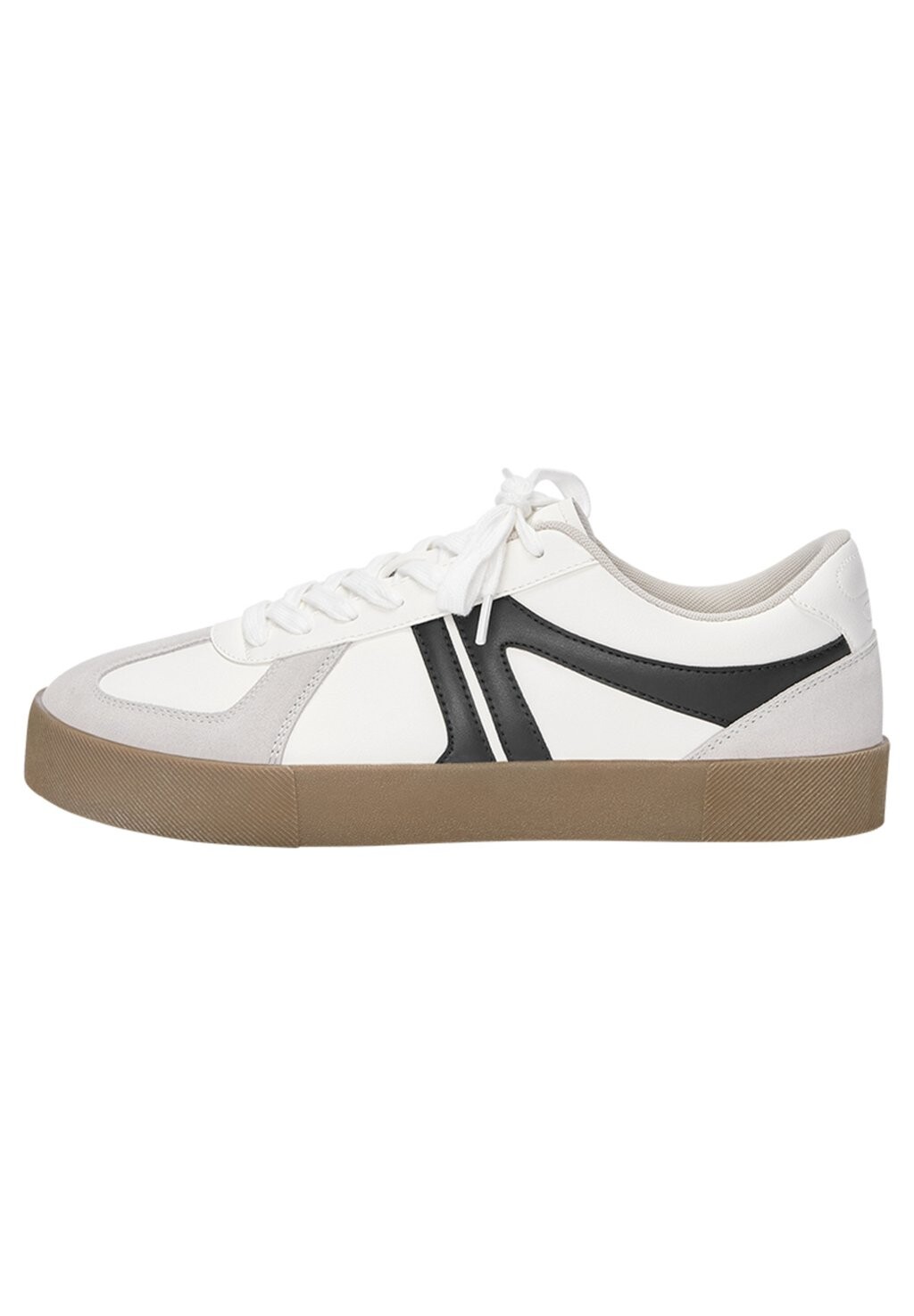 

Кроссовки низкие CHUNKY SOLE RETRO PULL&BEAR, цвет white