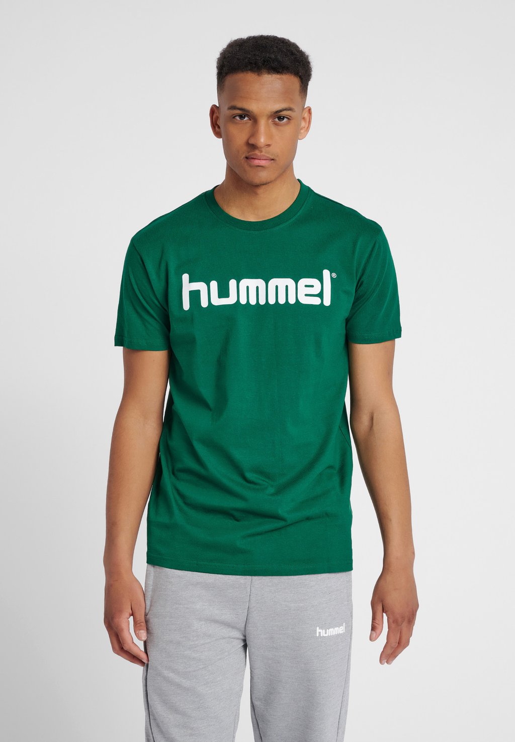 

Футболка с принтом Hummel, зеленый